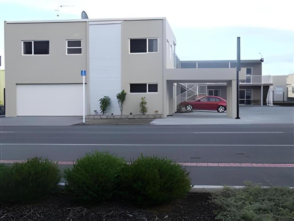 Motor Motel