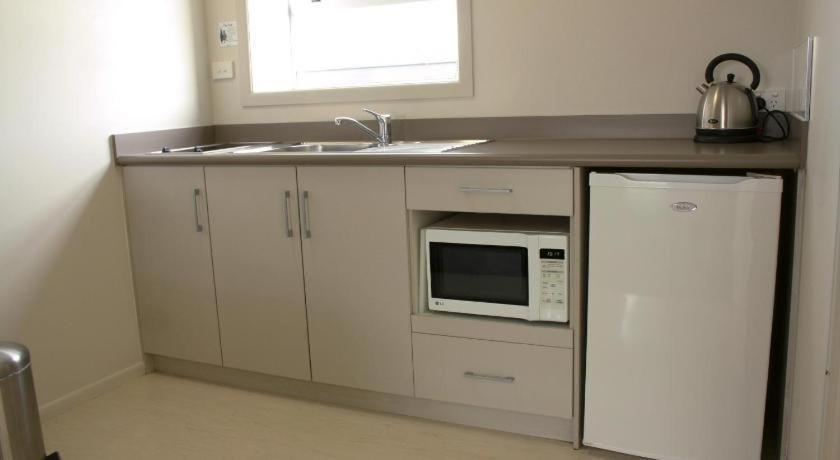 Motor 4* Hawera